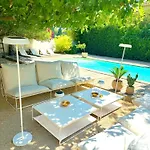 Grand Mas Provencal, 5 Chambres, Jardin, Piscine & Calme Absolu A 5 Min D'arles * Fourques (Gard)