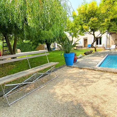 Holiday home Grand Mas Provencal, 5 Chambres, Jardin, Piscine & Calme Absolu A 5 Min D'arles Fourques (Gard)