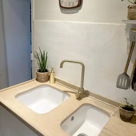 Grand Mas Provencal, 5 Chambres, Jardin, Piscine & Calme Absolu A 5 Min D'arles Holiday home
