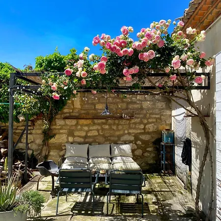 Grand Mas Provencal, 5 Chambres, Jardin, Piscine & Calme Absolu A 5 Min D'arles Holiday home Fourques (Gard)