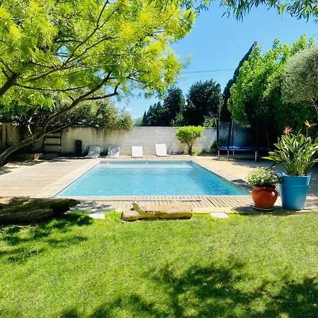 Grand Mas Provencal, 5 Chambres, Jardin, Piscine & Calme Absolu A 5 Min D'arles Holiday home