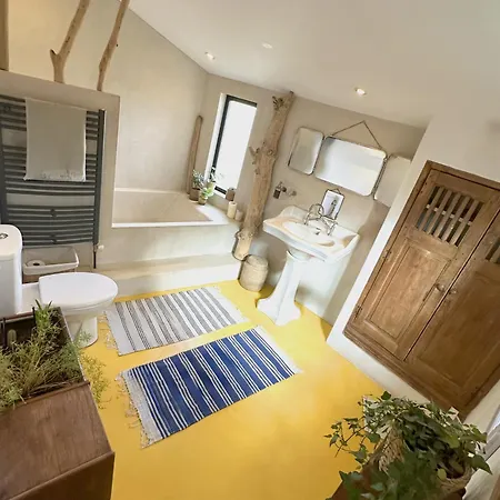 Grand Mas Provencal, 5 Chambres, Jardin, Piscine & Calme Absolu A 5 Min D'arles Holiday home *