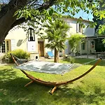 Grand Mas Provencal, 5 Chambres, Jardin, Piscine & Calme Absolu A 5 Min D'arles Holiday home *