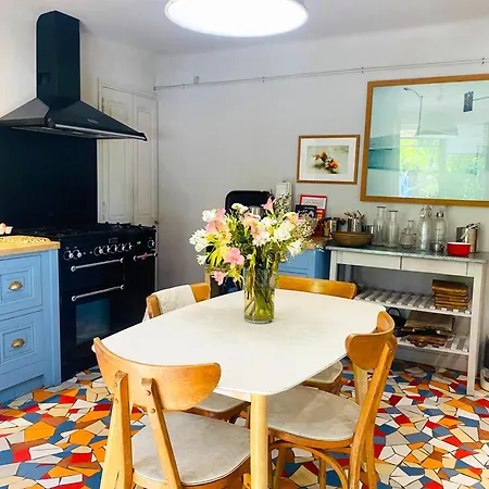 Holiday home Grande Maison, 5 Chambres, Piscine A 5 Min D'arles Fourques (Gard)