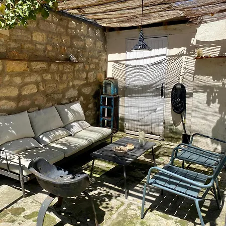 Holiday home Grande Maison, 5 Chambres, Piscine A 5 Min D'arles