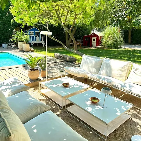 Grand Mas Provencal, 5 Chambres, Jardin, Piscine & Calme Absolu A 5 Min D'arles * Fourques (Gard)