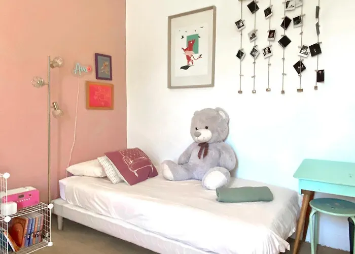 Grande Maison, 5 Chambres, Piscine à 5 Min D'arles * Fourques (Gard)