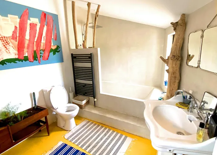 Casa de Férias Grande Maison, 5 Chambres, Piscine à 5 Min D'arles *