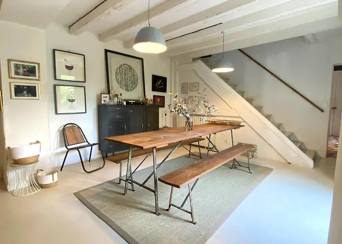 Grande Maison, 5 Chambres, Piscine à 5 Min D'arles Fourques (Gard)