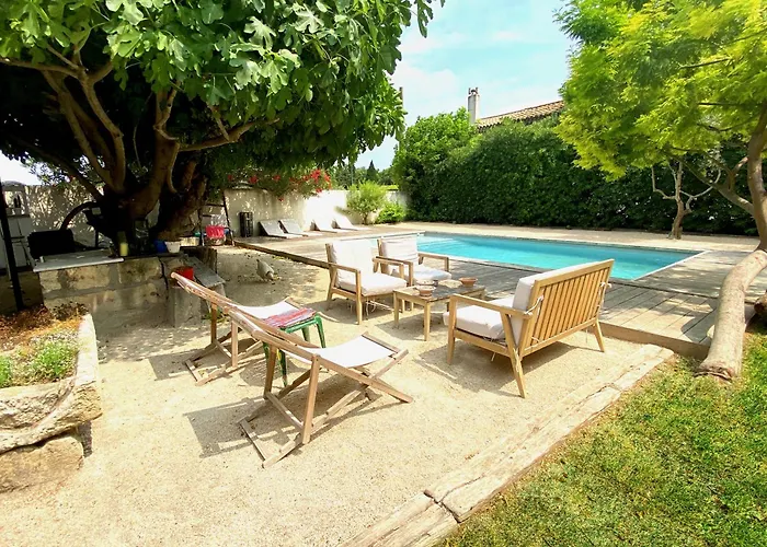 Grande Maison, 5 Chambres, Piscine à 5 Min D'arles